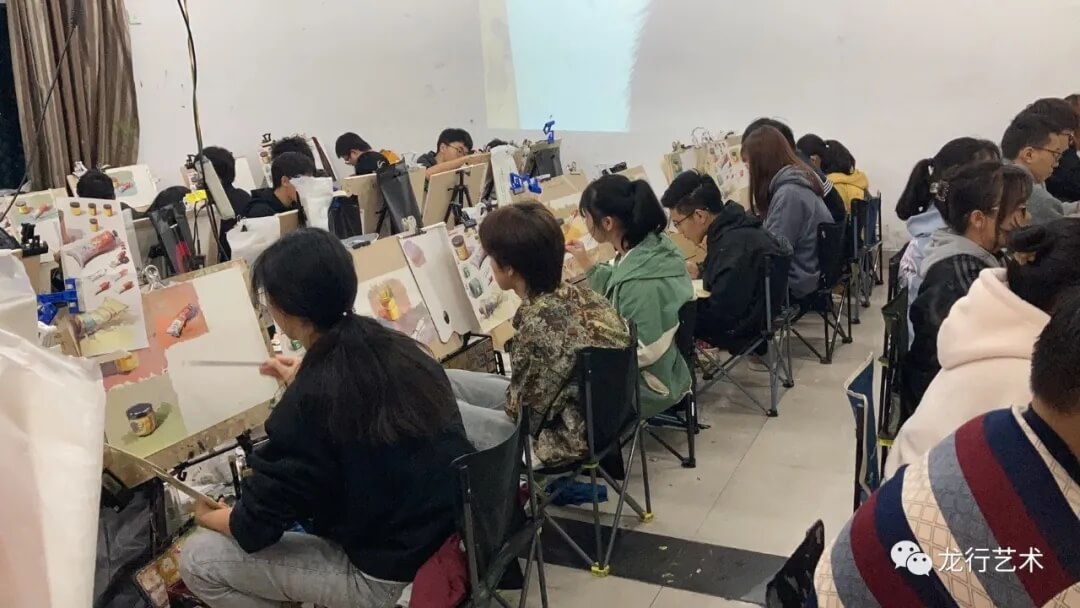 重庆美术集训画室为你分析：艺术生为什么要参加?？?？