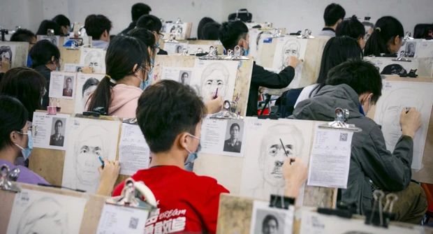 该怎么画好素描半身像呢？小龙分享小技巧