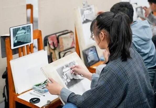 重庆画室分析各大美院?？己细裰け急?><h4>重庆画室分析各大美院校考合格证报录比</h4></a></li><li><a href=
