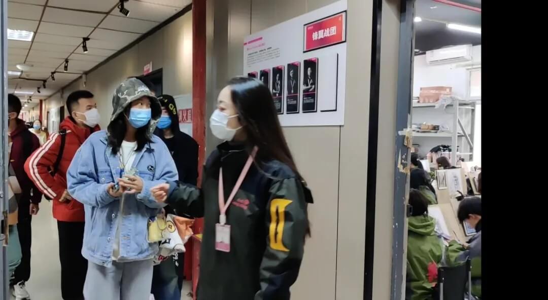 热烈欢迎四川省艺术生前来龙行艺术考察参观！