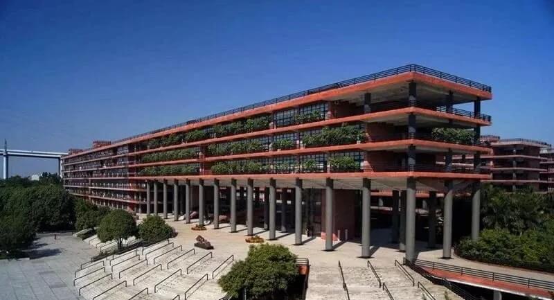 重庆美术集训画室为你分析：艺术生为什么要参加校考？
