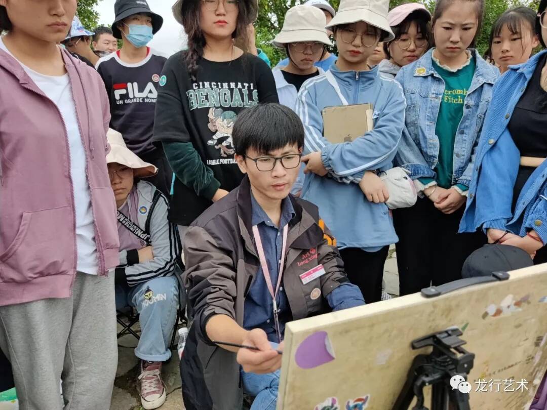 观画展 ‖ 美术生写生真的累，负重几十斤日行上万步记录了这些美景......