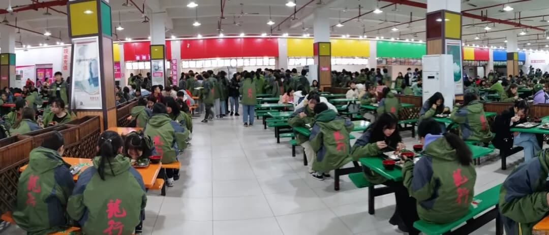 热烈欢迎四川省艺术生前来龙行艺术考察参观！