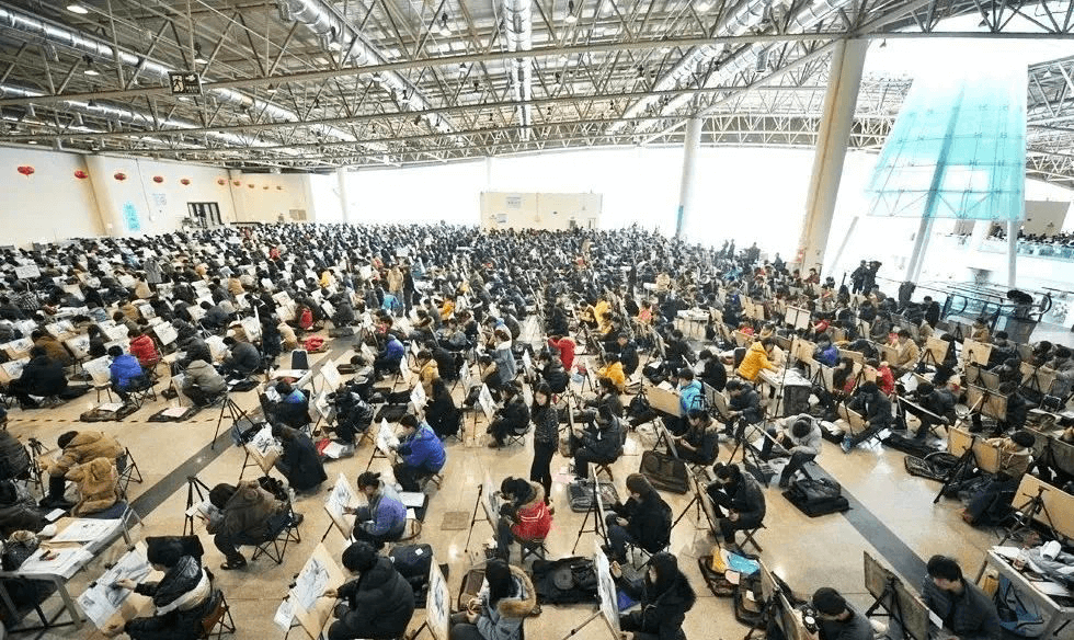 重庆美术集训画室：听说艺考生总是被艺考和文化课混合双打？