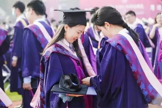 九大美院的学士服，哪个美院是你的菜？
