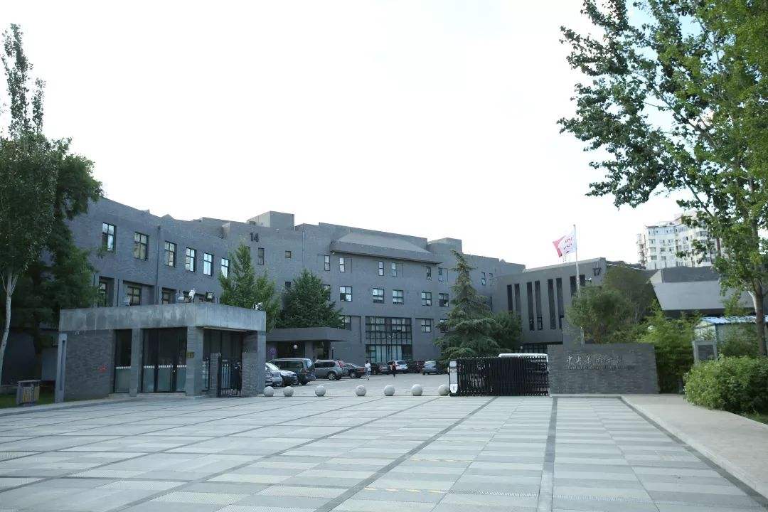 央美2021校考复试完美结束，共2656人参加复试！祝重庆龙行画室学子必胜！