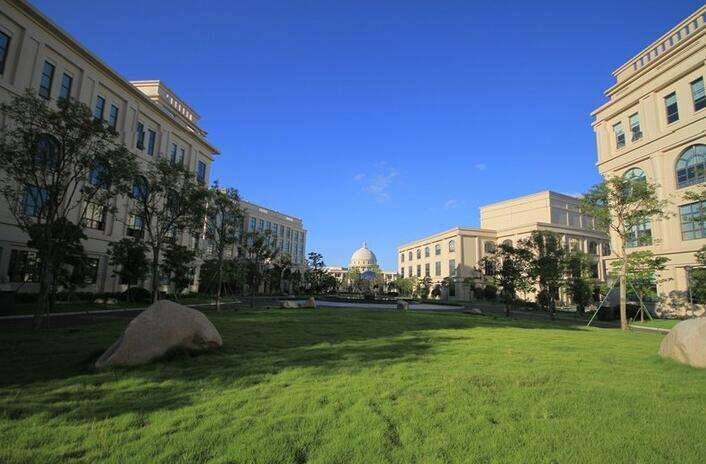 为什么重庆美术培训画室美术生，一定要优先考虑艺术类院校？